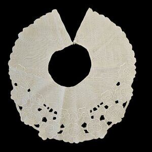 White Linen Floral Embroidered 6.5"Collar Wide Button Close Scalloped Edges